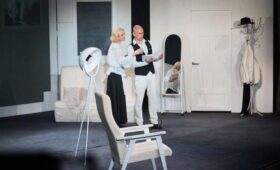 Билеты на спектакль «Маленькие супружеские преступления» доступны в «Мосбилете»