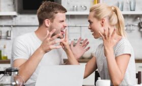 Психолог Денисова-Мельникова: обсценная лексика помогает снять внутреннее напряжение