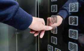Около 4,5 тыс лифтов заменили в столичных домах в 2025 году в рамках программы капремонта