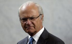 Король Швеции Карл XVI пошутил о падении лыжницы Андерссон на Олимпиаде