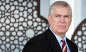 The Sun: брат Карла III должен семье 12 млн фунтов за подкуп гражданки США