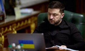 Зеленский пригрозил России санкциями на фоне переговоров в Женеве