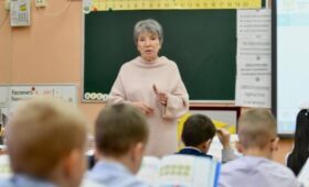 Правительство РФ предложило повысить оклад педагогов до 70% от зарплаты