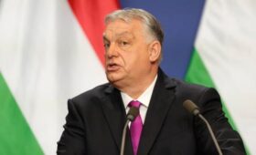 Орбан и Туск поспорили в соцсетях из-за блокировки помощи Украине