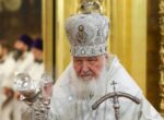 Патриарх Кирилл призвал верующих не молиться о повышении зарплаты