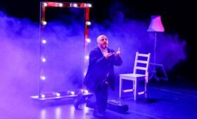 Билеты на спектакли театра «Шалом» на новой сцене можно найти в «Мосбилете»