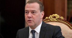 Медведев объявил о начале сбора предложений для народной программы ЕР