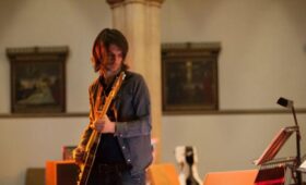 Variety: гитарист Radiohead Гринвуд потребовал удалить его музыку из фильма «Мелания»