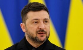 Зеленский заявил, что не станет повторять «ошибку» украинских властей 2014 года