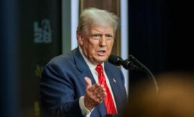 Трамп требует от Ирана полного отказа от обогащения урана