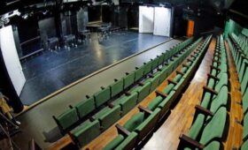 В Театре на Юго-Западе заявили, что не стоит вводить строгий дресс-код для зрителей