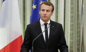 Макрон назвал свободу слова в Сети полной чушью