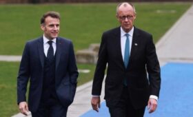 Макрон на фоне публикаций в СМИ заявил о дружеских отношениях с Мерцем