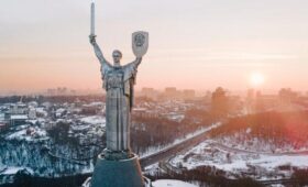 В МИД заявили, что РФ готова обсудить идею временного внешнего управления Украиной