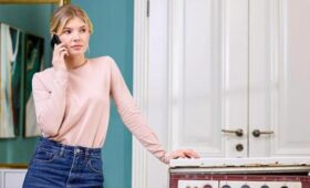 Москвичи могут заказать вывоз ненужных вещей и химчистку мебели онлайн