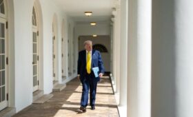 Axios: администрация Трампа заявила Ирану о готовности к встрече для переговоров о сделке