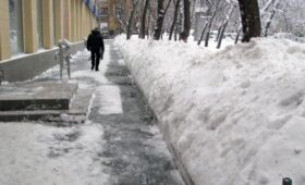 Высота сугробов в Москве достигла 65 сантиметров