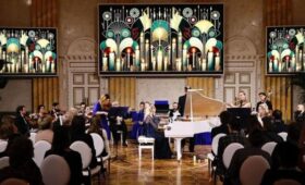 На Арбате откроется уличная фотовыставка к 95-летию Москонцерта