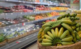 Эксперт Анфиногенов: искусственно удерживать высокие цены на бананы невыгодно