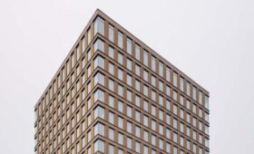 Офисно-торговый центр ввели в эксплуатацию в районе Очаково-Матвеевское