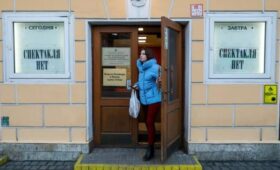 Мошенники начали продавать билеты на встречи с Басилашвили и Боярским в Санкт-Петербурге