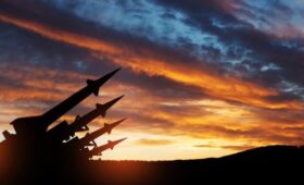 Британия и Франция отвергли планы по передаче ядерного оружия Украине