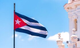 Американский конгрессмен Гименес призвал туристов срочно покинуть Кубу