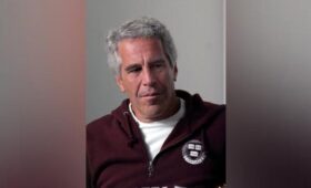 Украинская модель могла подбирать Эпштейну молодых девушек