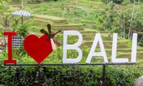 Посол РФ Толченов: около 35 тысяч россиян проживают на Бали и соседних островах