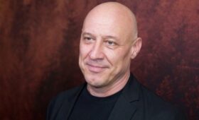 Певец Майданов назвал присвоение звания народного артиста РФ подарком на юбилей