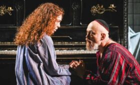 «Поезд жизни», «Натан Мудрый»: спектакли театра «Шалом» в «Мосбилете»