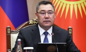 Президент Киргизии освободил от должностей глав МЧС, Минприроды и Минтранса страны