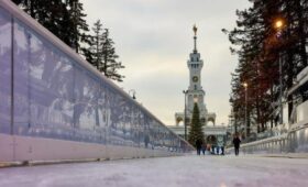 Каток на Северном речном вокзале приостановил работу из-за снегопада