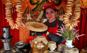 Для гостей фестиваля «Масленица» подготовили обширную программу