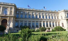 СВР заявила, что Франция ведет подготовку неоколониальных переворотов в Африке