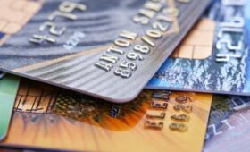 ГД одобрила в I чтении проект о лимите банковских карт на одного человека