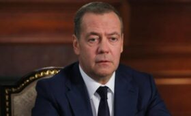Медведев заявил, что войска НАТО на Украине являются законной целью для России