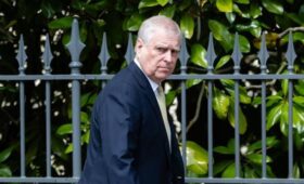 Sky News: в Британии рассмотрят возможность исключения брата Карла III из наследников