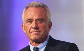 Роберт Кеннеди – младший искупался в ледяной воде после признания о наркотиках