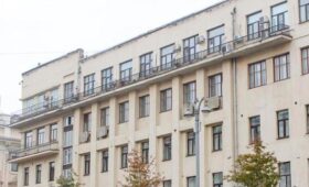 Нежилое помещение в историческом здании выставили на торги в Тверском районе