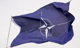 В НАТО заявили о начале эпохи «нейровойны»