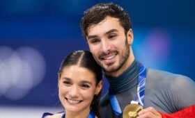 Француз Сизерон первым в истории танцев на льду победил на ОИ с разными партнершами