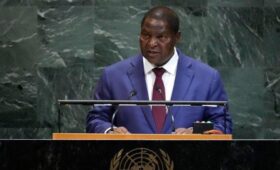 Президент ЦАР Туадера призвал остановить конфликт на Ближнем Востоке