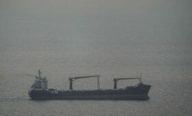 Bloomberg: второй «корабль-зомби» успешно прошел через Ормузский пролив