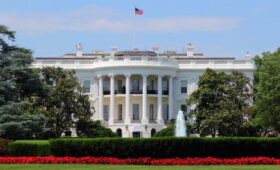 Несколько странных видео появилось в аккаунте Белого дома в X