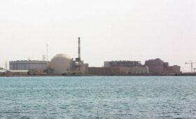 Эксперт Юшков: обстрелы АЭС «Бушер» в Иране могут привести к взрыву как на «Фукусиме»