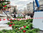 В столице приступили к демонтажу новогодних елей и декоративных конструкций
