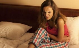 Диетолог Мизинова: нехватка сложных углеводов в еде может вызвать проблемы с кишечником