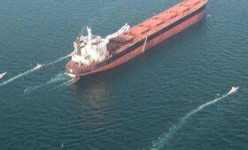 КСИР опроверг информацию о сопровождении ВМС США танкера в Ормузском проливе