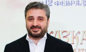 Режиссер Сарик Андреасян экранизирует «Сказку о мертвой царевне и о семи богатырях»